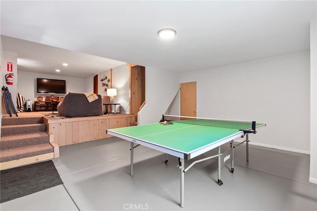 27979 N Bay Rd, Lake Arrowhead, CA 92352 - recreation room with concrete flooring and recessed lighting