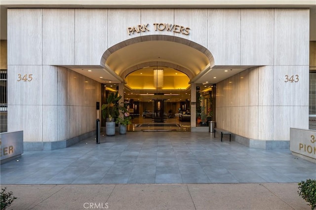 345 Pioneer Dr Unit 1705, Glendale, CA 91203 - view of community lobby