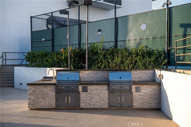 345 Pioneer Dr Unit 1705, Glendale, CA 91203 - view of patio / terrace with a sink