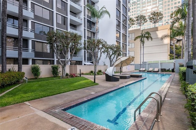 345 Pioneer Dr Unit 1705, Glendale, CA 91203 - view of community pool