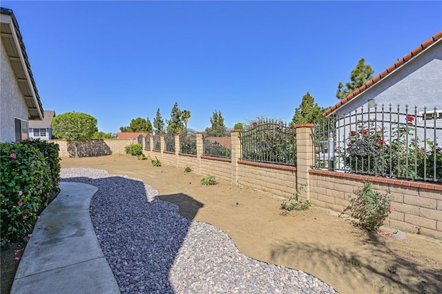 6721 Silver Oak Pl, Riverside, CA 92506 - view of yard with a fenced backyard