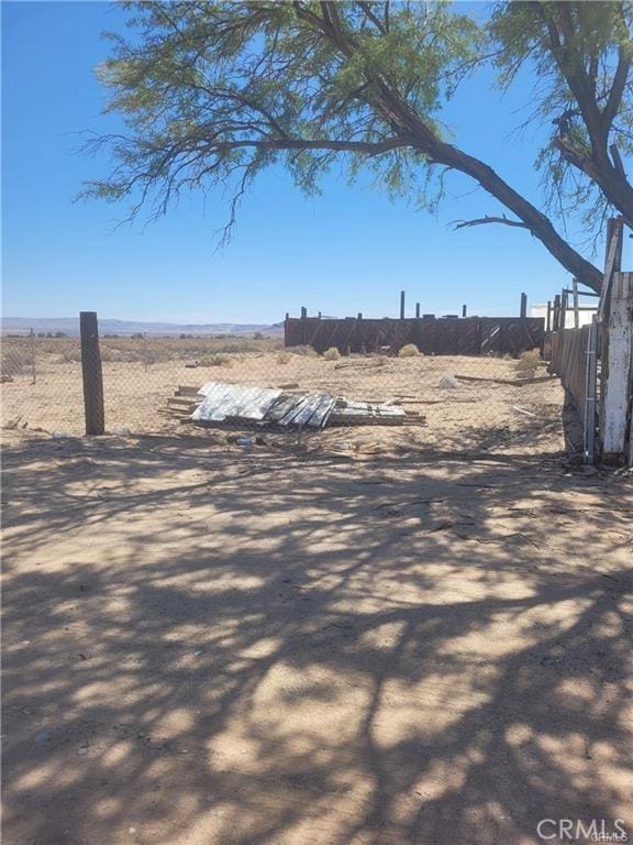 21284 Santa Fe Ave, Hinkley, CA 92347 - exterior space featuring fence