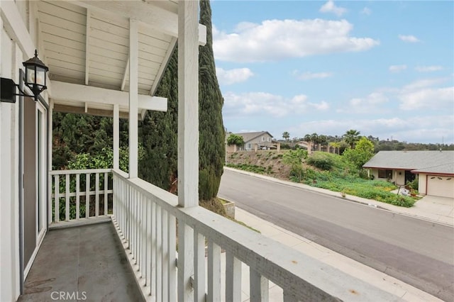balcony featuring covered porch