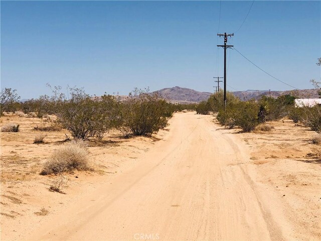 2 Geronimo Trl, Landers, CA 92285