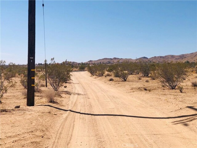 2 Geronimo Trl, Landers, CA 92285
