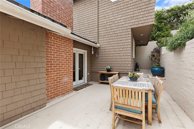 522 High Dr, Laguna Beach, CA 92651 - view of patio / terrace featuring outdoor dining area and fence