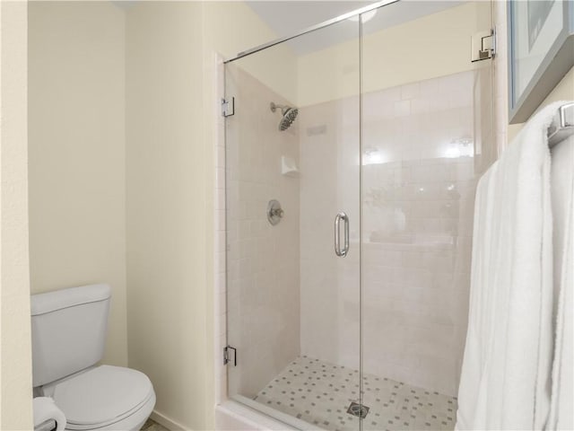 1523 E Pryor Dr, Fresno, CA 93720 - bathroom featuring a shower stall and toilet