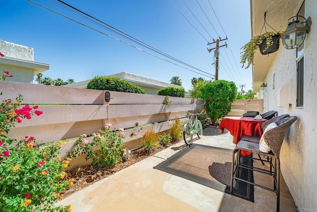 800 E Cottonwood Rd Unit 2, Palm Springs, CA 92262 - fenced backyard with a patio area