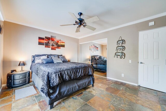 800 E Cottonwood Rd Unit 2, Palm Springs, CA 92262 - bedroom featuring stone tile flooring, crown molding, baseboards, and ceiling fan