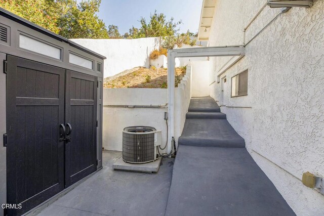 10272 Willow Springs Ln, Sunland, CA 91040 - photo 41