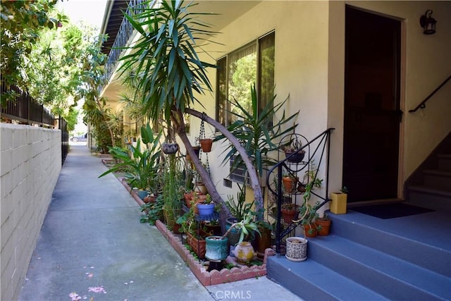 341 N Isabel St, Glendale, CA 91206 - view of property exterior featuring stucco siding and fence