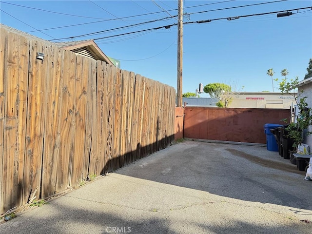 17838-17840 Los Alimos St, Granada Hills, CA 91344 - view of yard