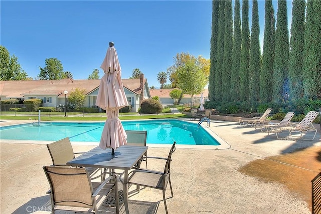 28 Dearborn Cir, Redlands, CA 92374 - view of swimming pool with a patio