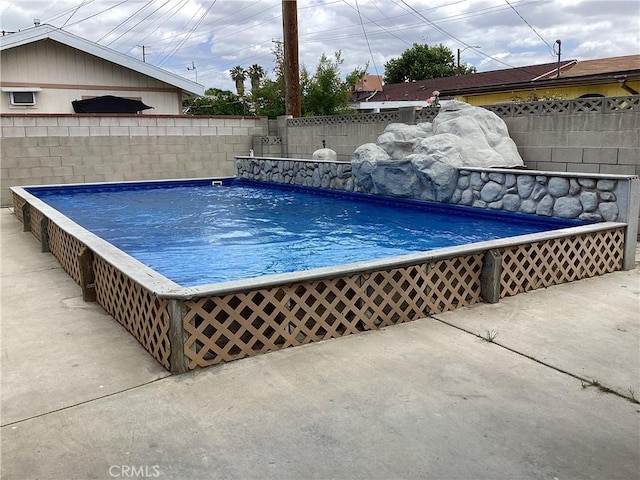822 Greenberry Dr, La Puente, CA 91744 - view of pool with a fenced backyard