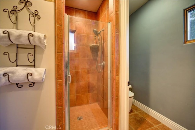 806 Vista Cerro Dr, Paso Robles, CA 93446 - full bath featuring baseboards, tile patterned flooring, a shower stall, and toilet