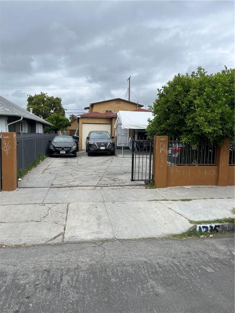 1725 W 38th St, Los Angeles, CA 90062 - photo 1
