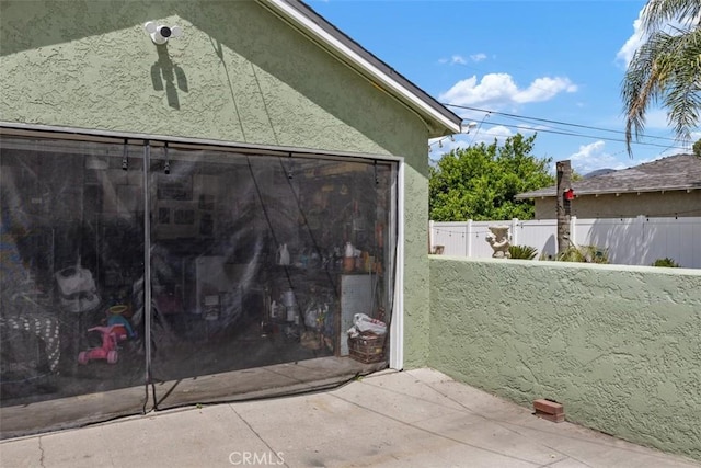 3432 N Arrowhead Ave, San Bernardino, CA 92405 - view of outbuilding featuring fence