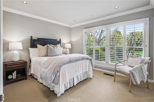 bedroom with visible vents, carpet flooring, recessed lighting, and crown molding