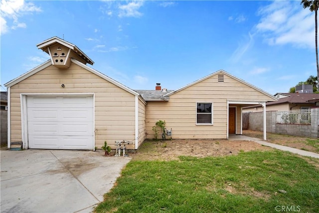 6701 Matilija Ave, Van Nuys, CA 91405 - single story home featuring concrete driveway