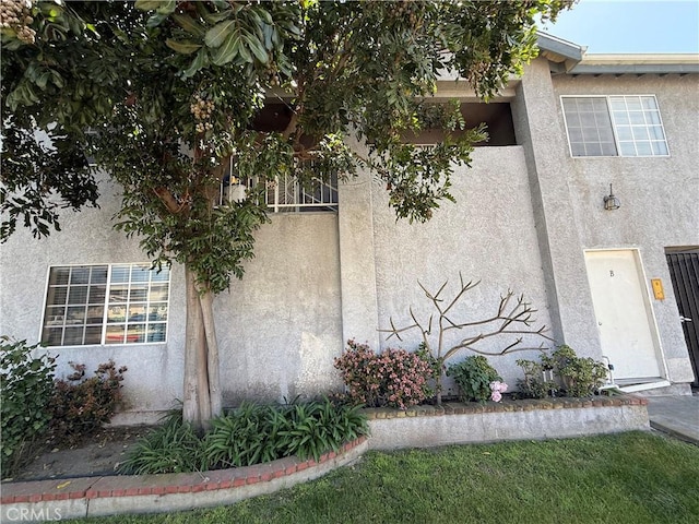 3702 W 126th St, Hawthorne, CA 90250 - exterior space featuring stucco siding