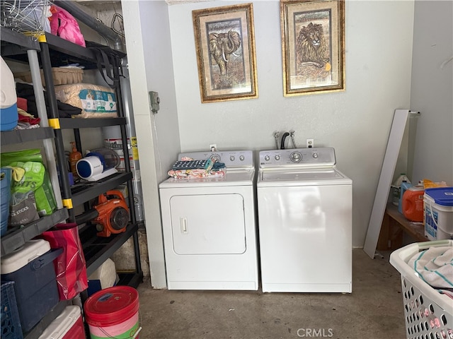 3702 W 126th St, Hawthorne, CA 90250 - laundry room with laundry area and independent washer and dryer
