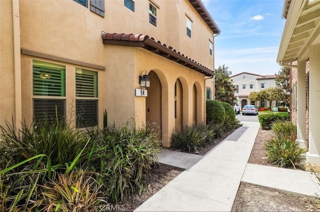 94 Jaripol Cir, Rancho Mission Viejo, CA 92694 - property entrance featuring stucco siding
