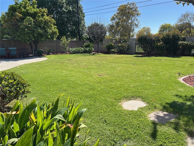 16591 Busby Ln, Huntington Beach, CA 92647 - view of yard with a patio area