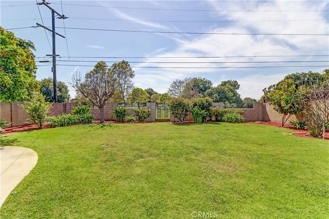 16591 Busby Ln, Huntington Beach, CA 92647 - view of yard