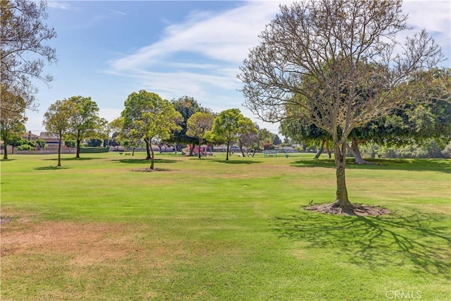 16591 Busby Ln, Huntington Beach, CA 92647 - surrounding community featuring a yard