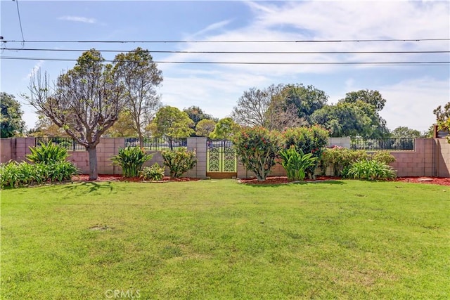 16591 Busby Ln, Huntington Beach, CA 92647 - view of yard