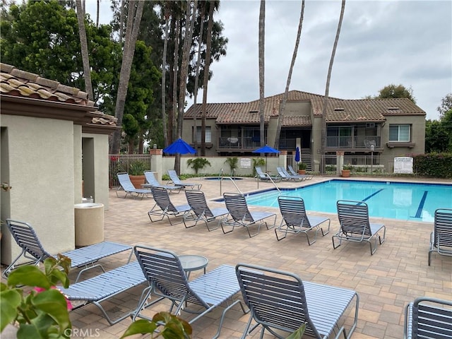 2800 Keller Dr Unit 34, Tustin, CA 92782 - community pool with a patio