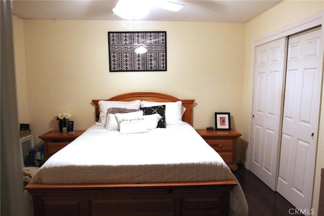 2653 Ashcroft Ave, Clovis, CA 93611 - bedroom with a ceiling fan, dark wood finished floors, and a closet