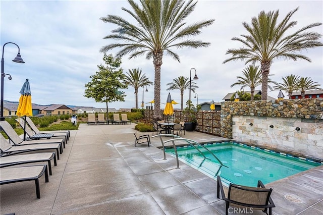 109 Baculo St, Rancho Mission Viejo, CA 92694 - view of pool featuring a community hot tub and a patio