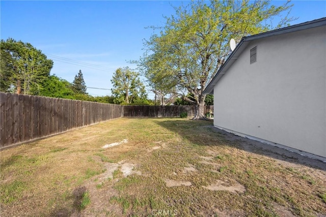 513 River Oaks Dr, Bakersfield, CA 93309 - view of yard with a fenced backyard