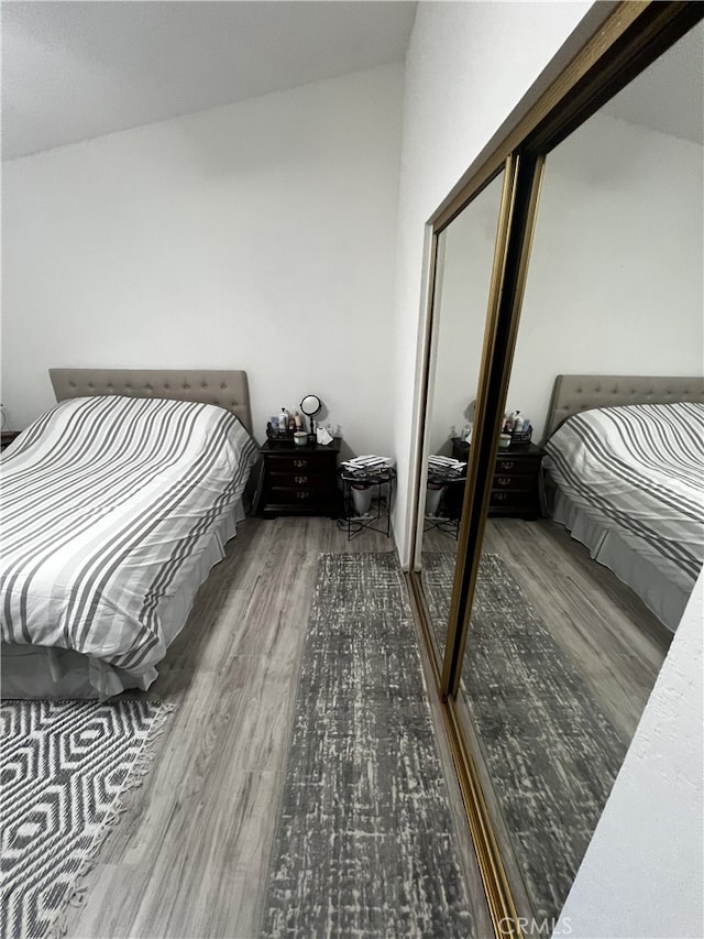 16389 Viho Ct, Apple Valley, CA 92307 - bedroom featuring wood finished floors and a closet