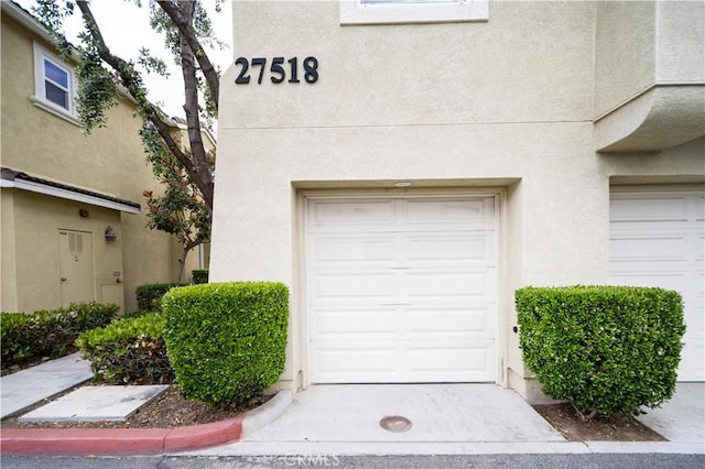 27518 Hazelhurst St Unit 1, Murrieta, CA 92562 - view of garage