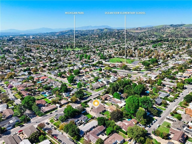 bird's eye view featuring a mountain view