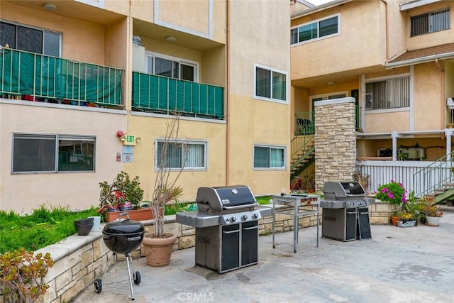 121 Sinclair Ave Unit 122, Glendale, CA 91206 - view of patio / terrace featuring grilling area