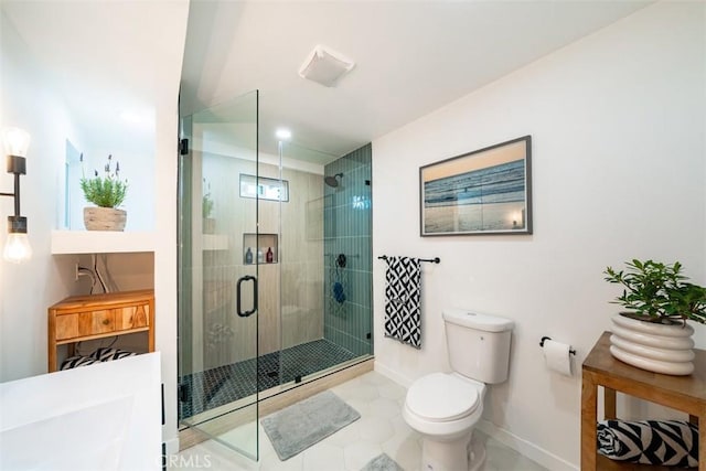 full bath featuring tile patterned floors, a stall shower, toilet, baseboards, and recessed lighting