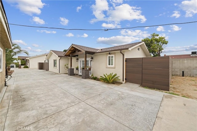 9614 Cypress Ave, Fontana, CA 92335 - ranch-style home featuring stucco siding and fence