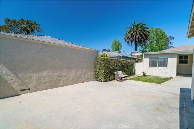 2935 Westwood Blvd, West Los Angeles, CA 90064 - view of patio / terrace featuring fence