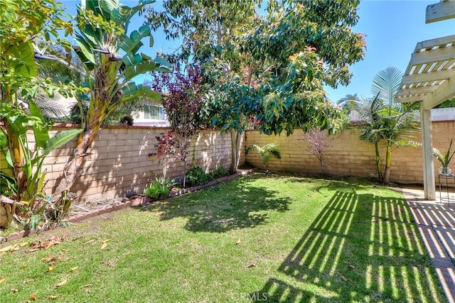 8288 Mercury Dr, Buena Park, CA 90620 - view of yard