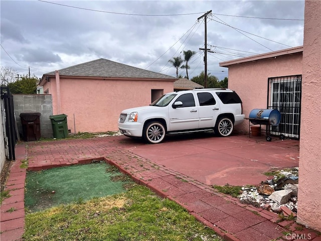 1423 S Poinsettia Ave, Compton, CA 90221 - view of vehicle parking with fence