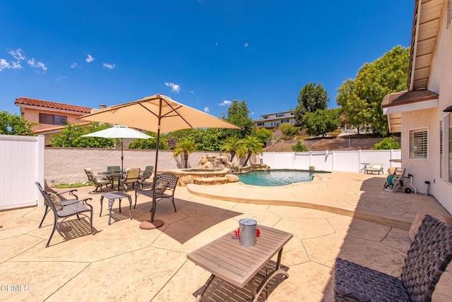 2210 Via Loma, Camarillo, CA 93012 - fenced backyard with a patio and a pool with connected hot tub