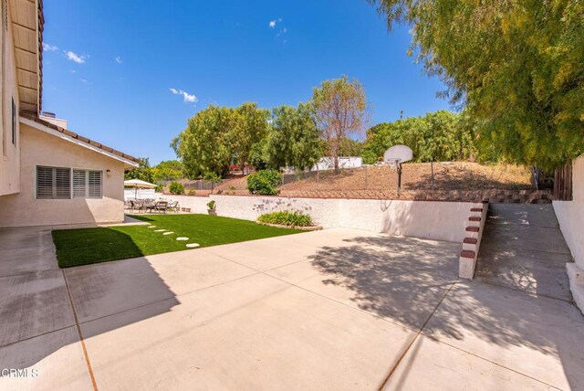 2210 Via Loma, Camarillo, CA 93012 - view of patio / terrace
