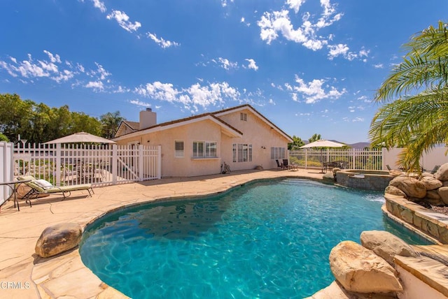 2210 Via Loma, Camarillo, CA 93012 - view of swimming pool with a patio, a fenced backyard, and a pool with connected hot tub