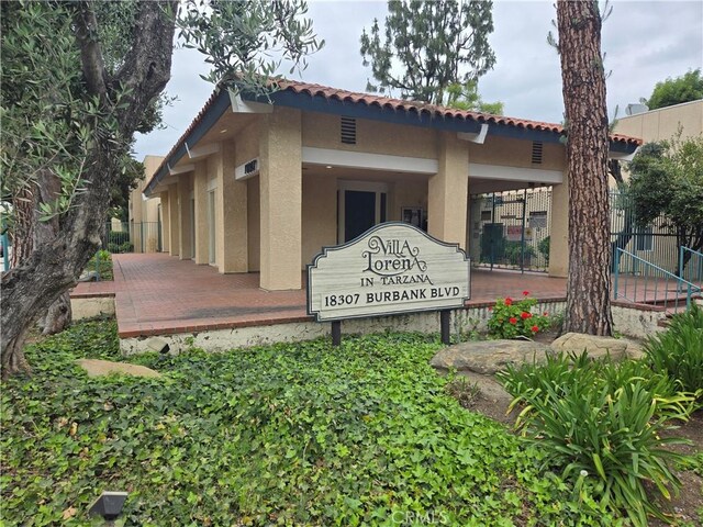 18307 Burbank Blvd Unit 7, Tarzana, CA 91356 - view of community sign