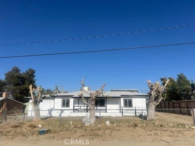 35328 80th St, Littlerock, CA 93543 - ranch-style home featuring a fenced front yard