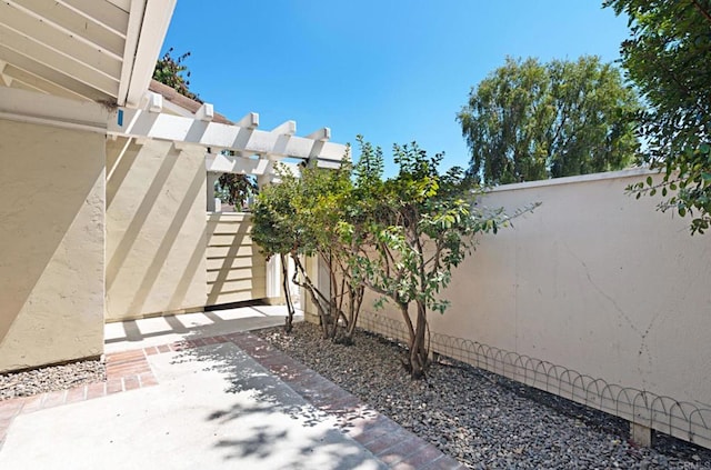 3906 Caminito Del Mar Surf, San Diego, CA 92130 - fenced backyard featuring a patio area