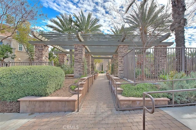 44936 Honey Locust Dr, Temecula, CA 92592 - view of home's community featuring fence